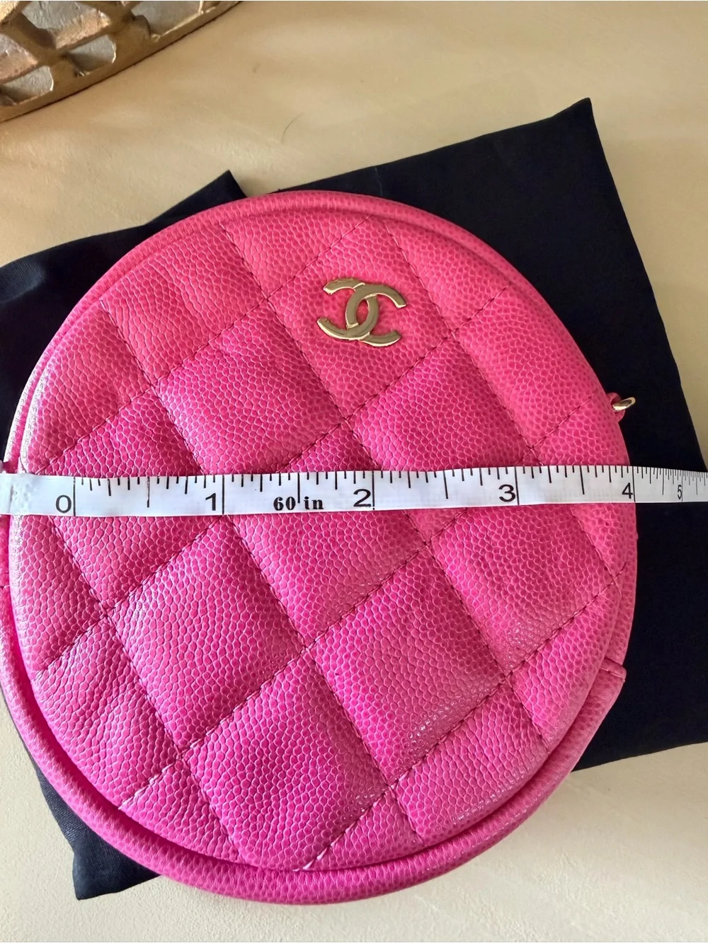 Chanel 2019 Pink Caviar Quilted Round Filigree Crossbody Bag | 🔥